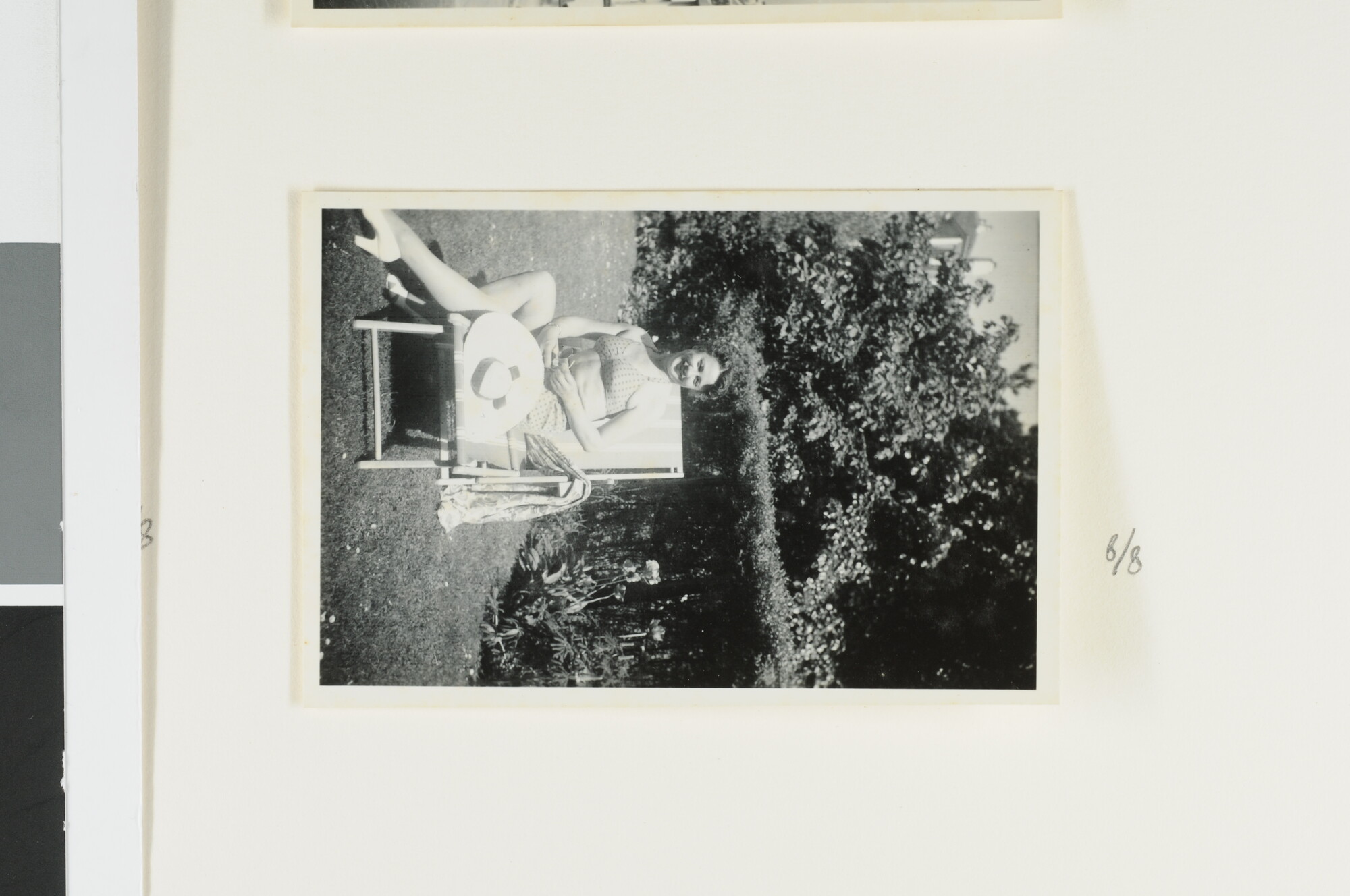 S.5548(105); Foto's afkomstig uit een klein persoonlijk album van J.D. van Schooten; foto