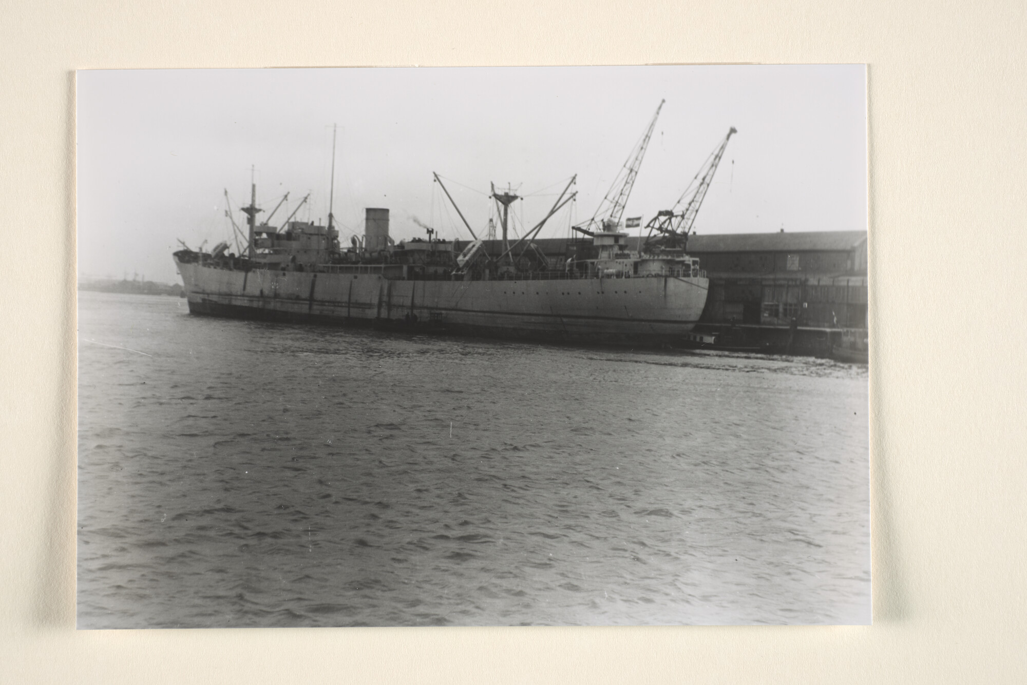 1996.3094; Het vrachtschip ms. Vermeer; foto