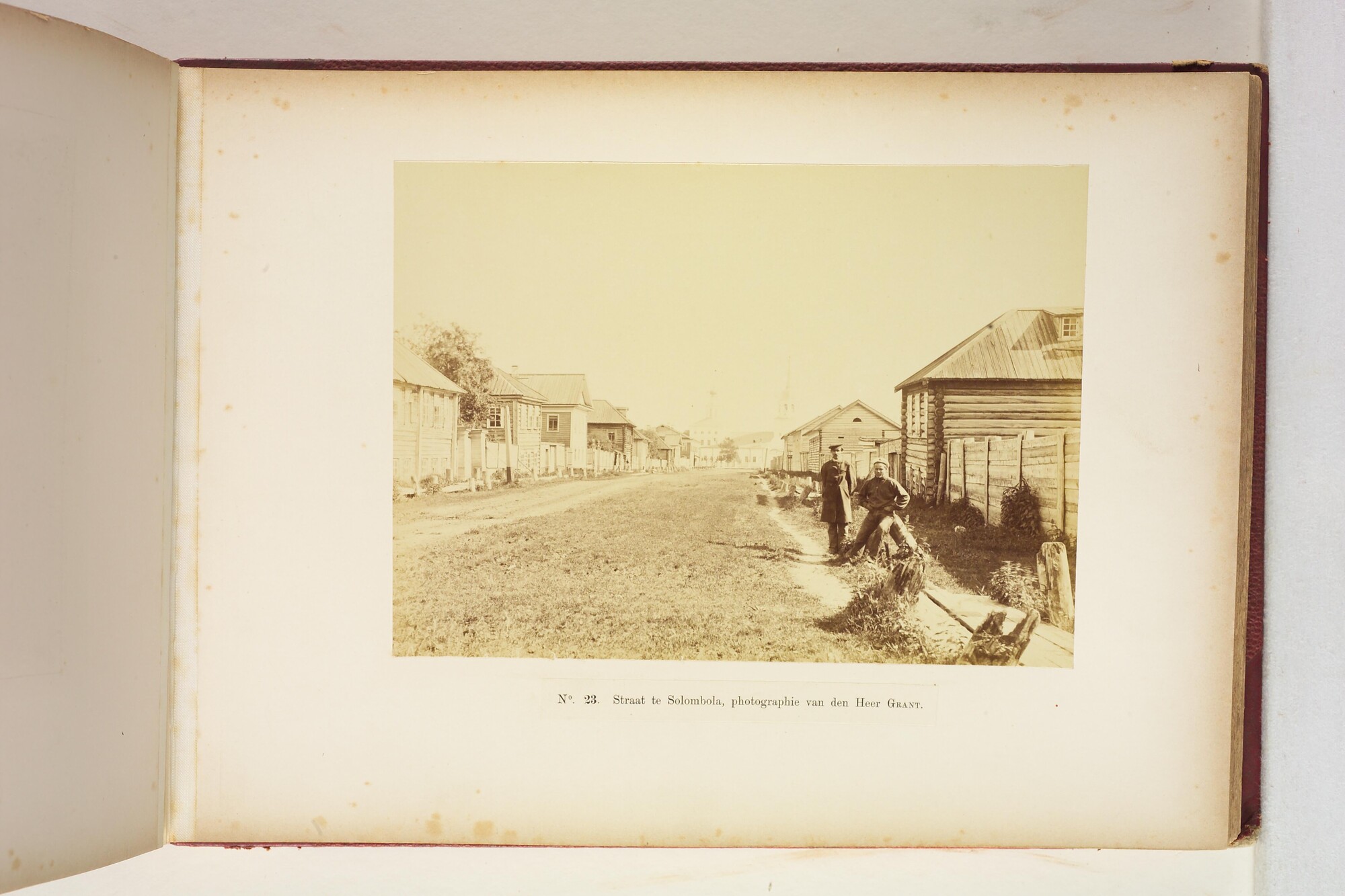 A.0345(06); Album met foto's van de Zesde Noordpoolexpeditie van de Willem Barents in 1883; fotoalbum
