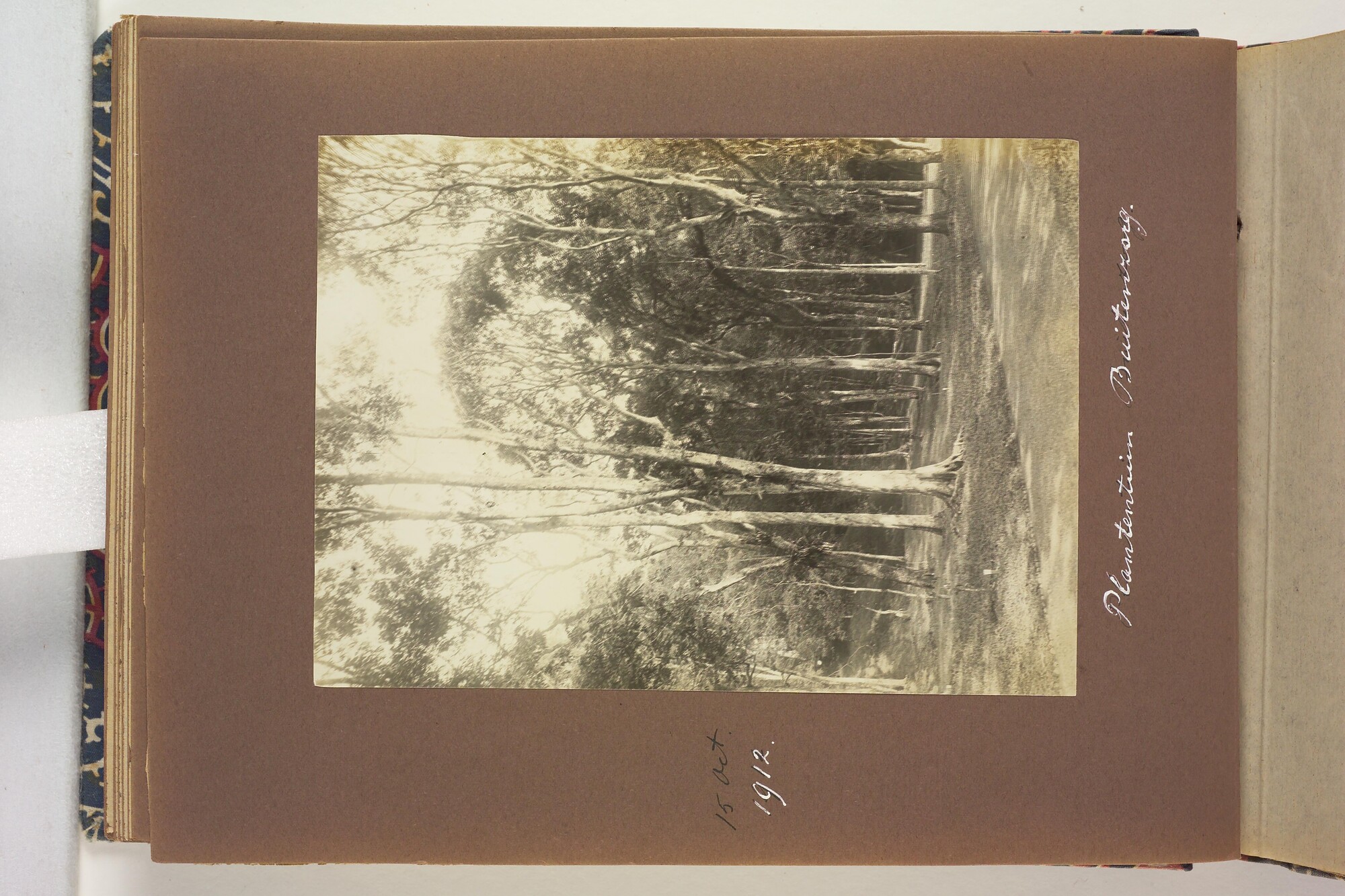 S.5679(01); Album van C.R. van Blijenburgh met foto's gemaakt tijdens reizen tussen 1901; fotoalbum