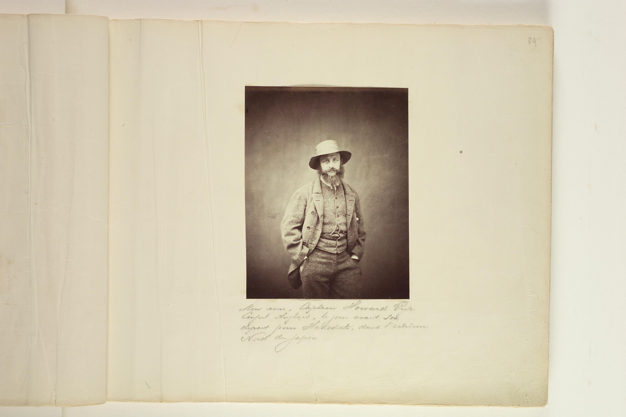 S.3628(02); Album nr. 1 uit een serie van drie van de Nederlandse consul in Japan Dirk de Graeff van Polsbroek; fotoalbum