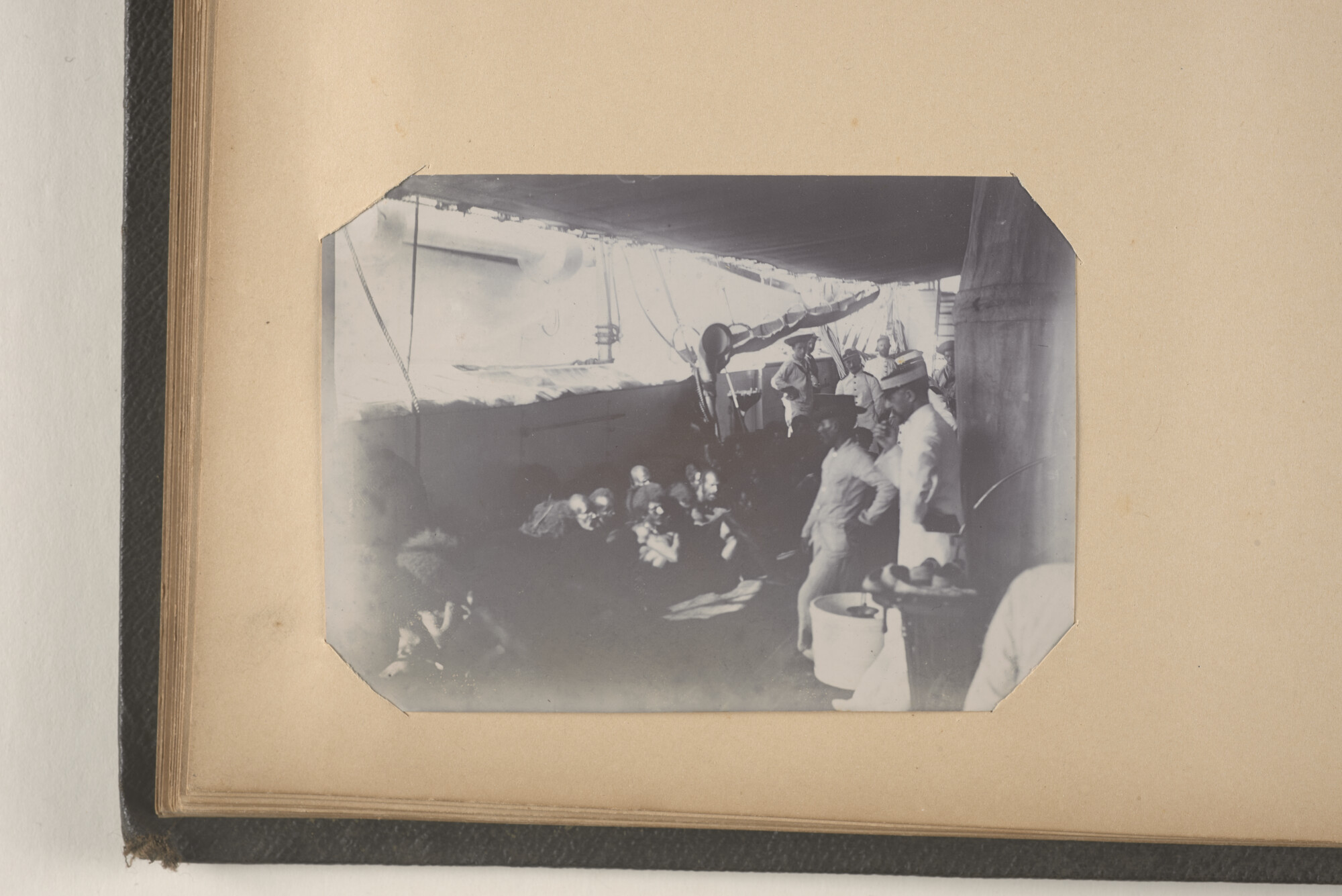 2015.0862; Fotoalbum met souvenirfoto’s verzameld tijdens de reizen van James Reginald Filz, 18 oktober 1901 t/m september 1904; fotoalbum
