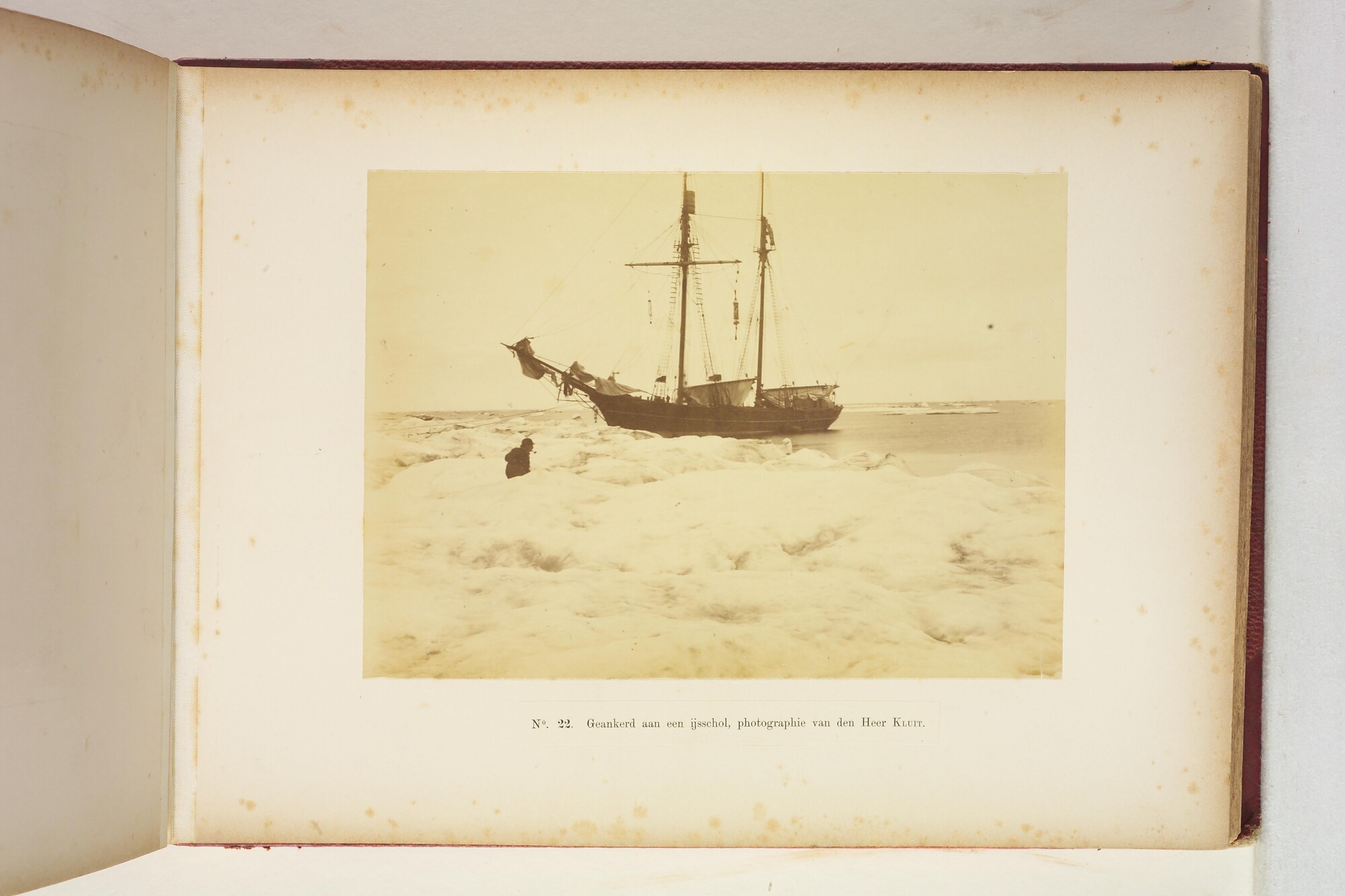A.0345(06); Album met foto's van de Zesde Noordpoolexpeditie van de Willem Barents in 1883; fotoalbum