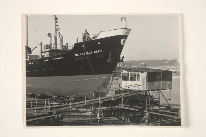 S.5219(12)0159; Foto's van de tewaterlating van het Noord-Ierse vrachtschip ms. Balleygalley Head; fotoreportage