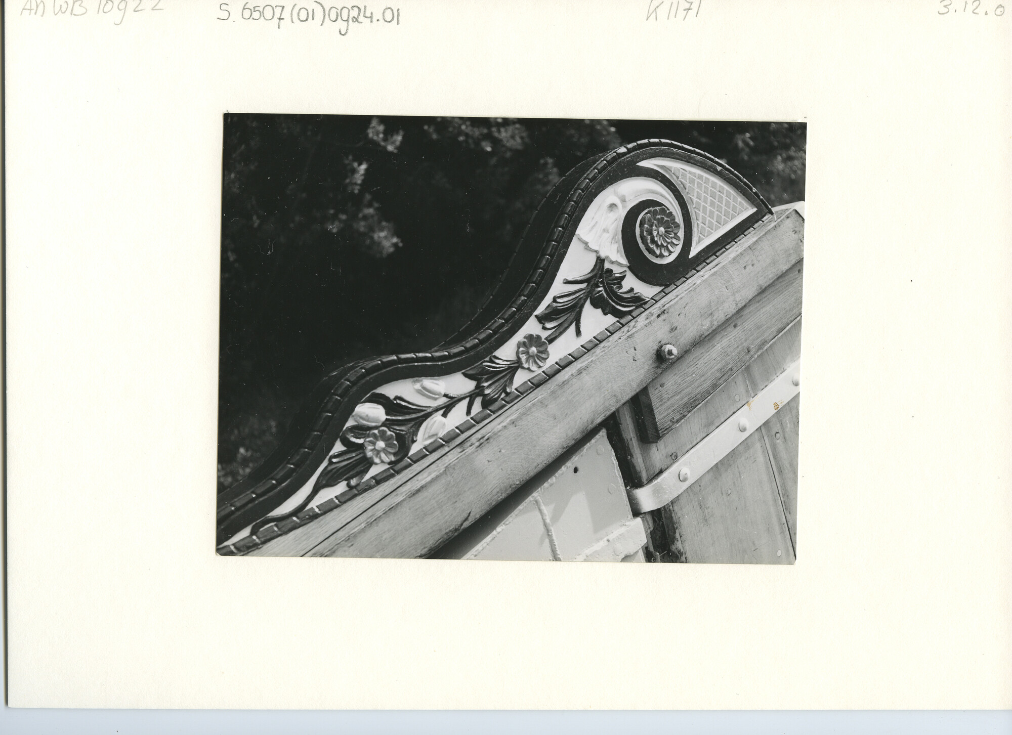 S.6507(01)0924.01; Foto van scheepssier op ronde en platbodemjachten; foto