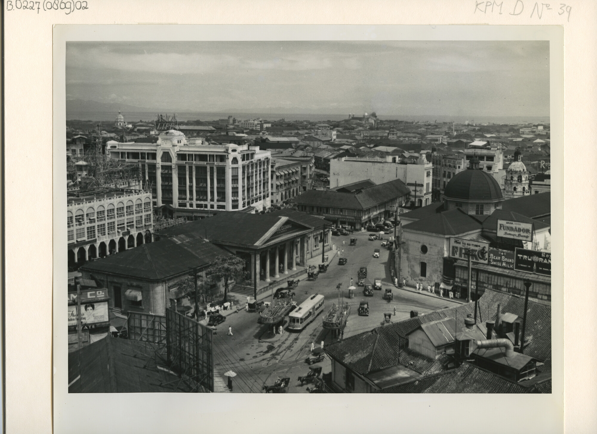 B.0227(0869)02; Foto van een stadsgezicht in Manilla; foto