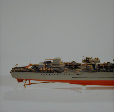 B.0203(01); Model van de torpedobootjager Hr.Ms. Isaac Sweers; scheepsmodel