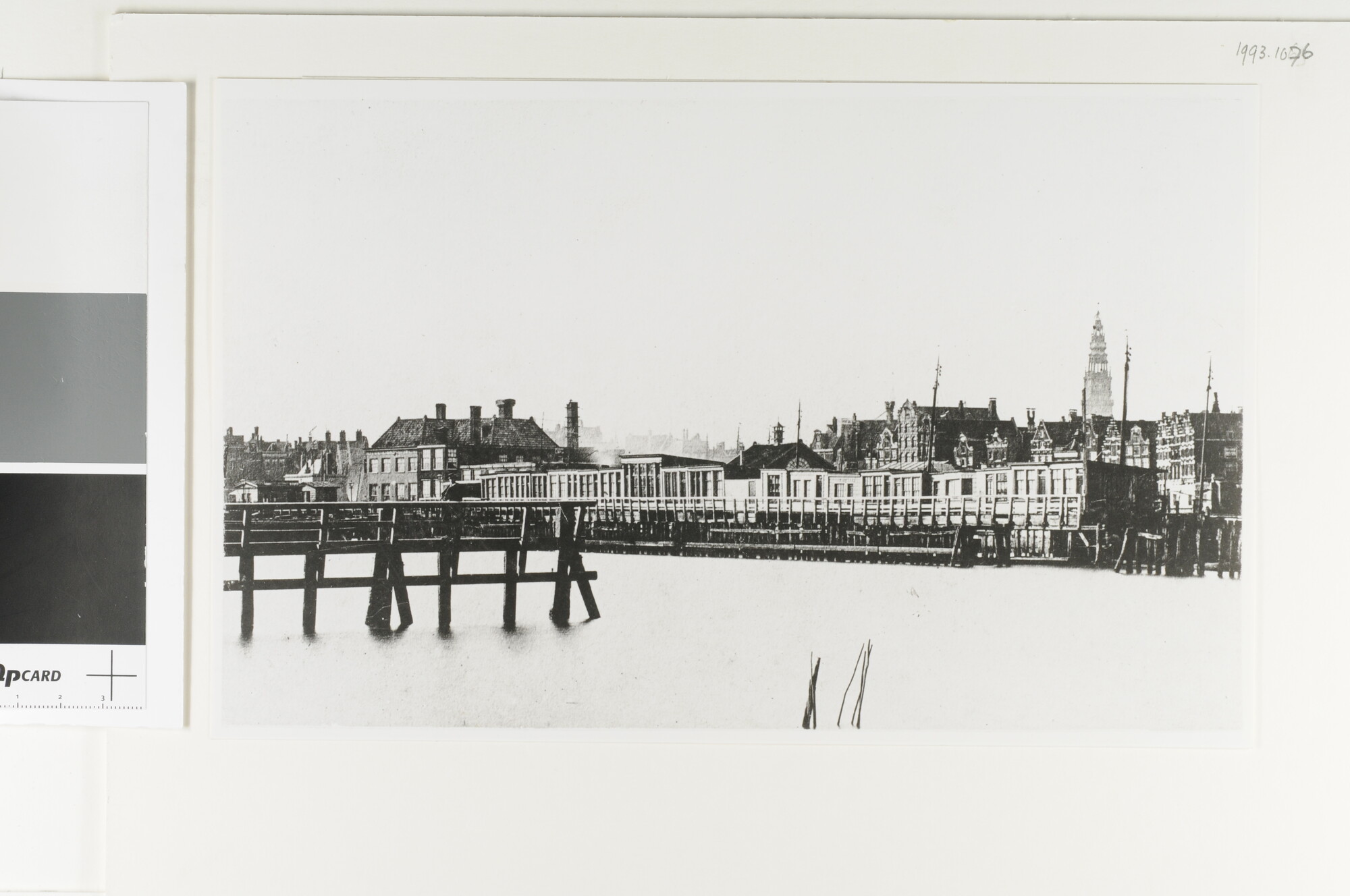 1993.1076; De jachthaven bij de Nieuwe Stadsherberg in Amsterdam; foto