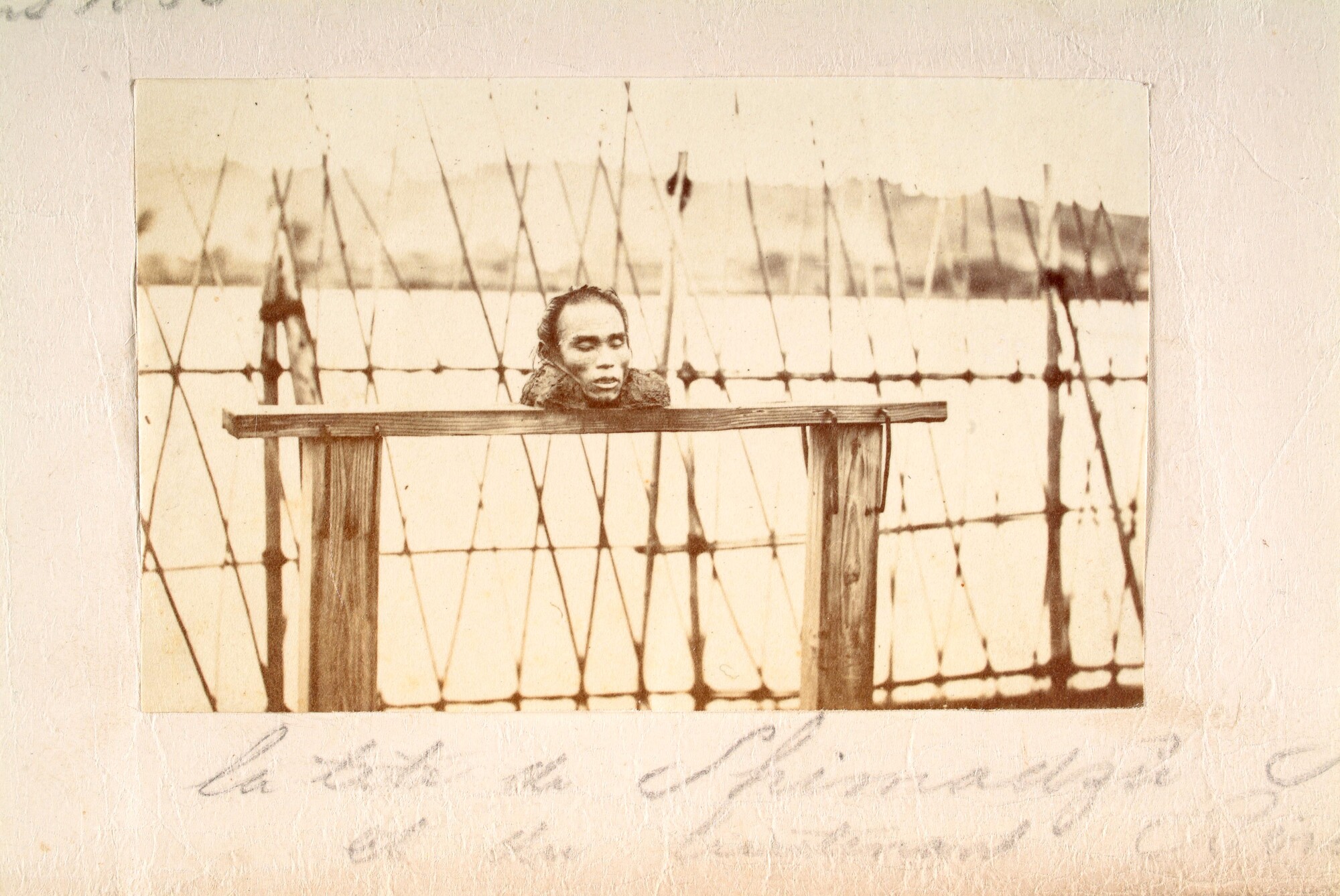 S.3628(02); Album nr. 1 uit een serie van drie van de Nederlandse consul in Japan Dirk de Graeff van Polsbroek; fotoalbum