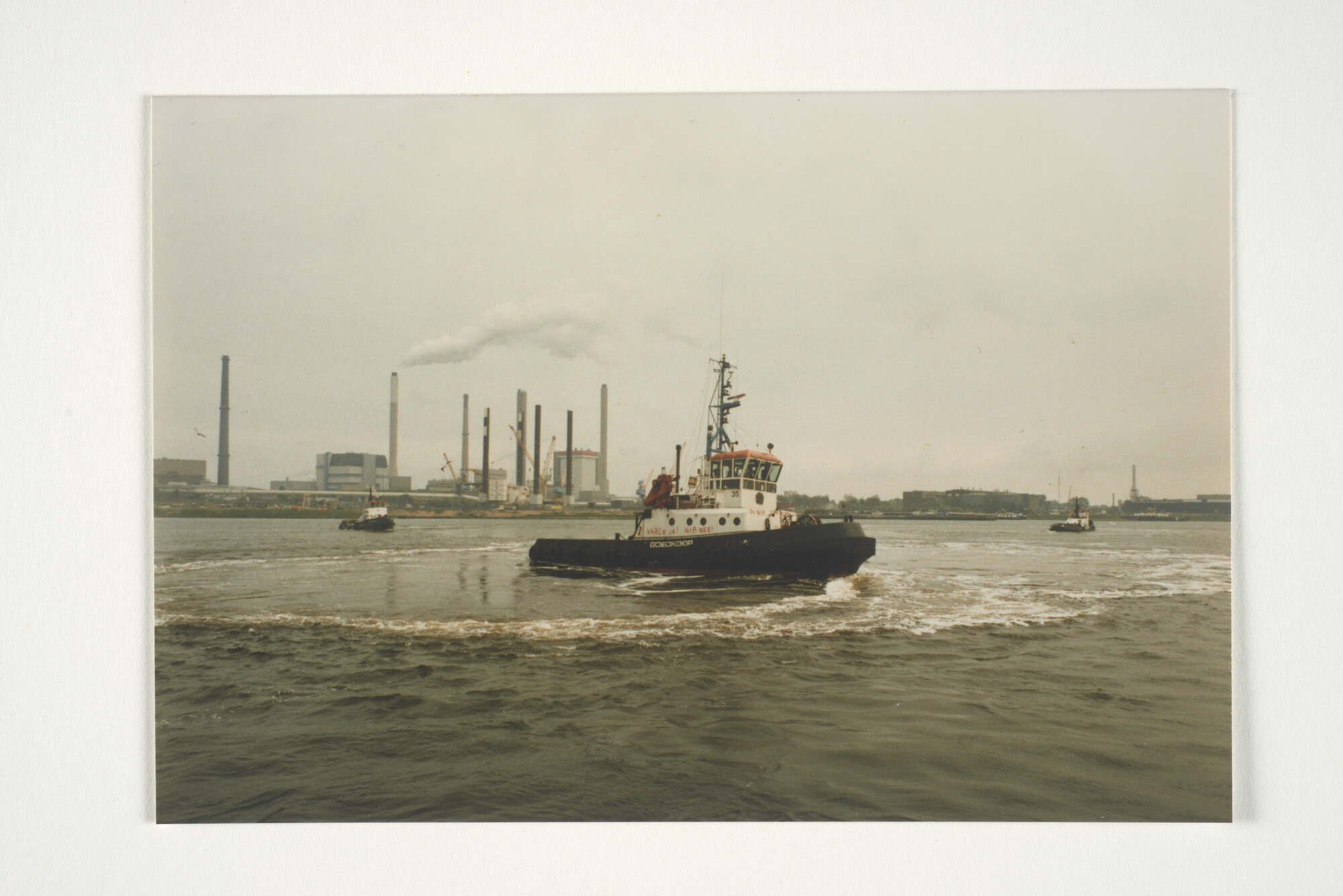 2001.1686; Bezetting van het kantoor aan de Westerdoksdijk door het personeel van [...]; fotoreportage