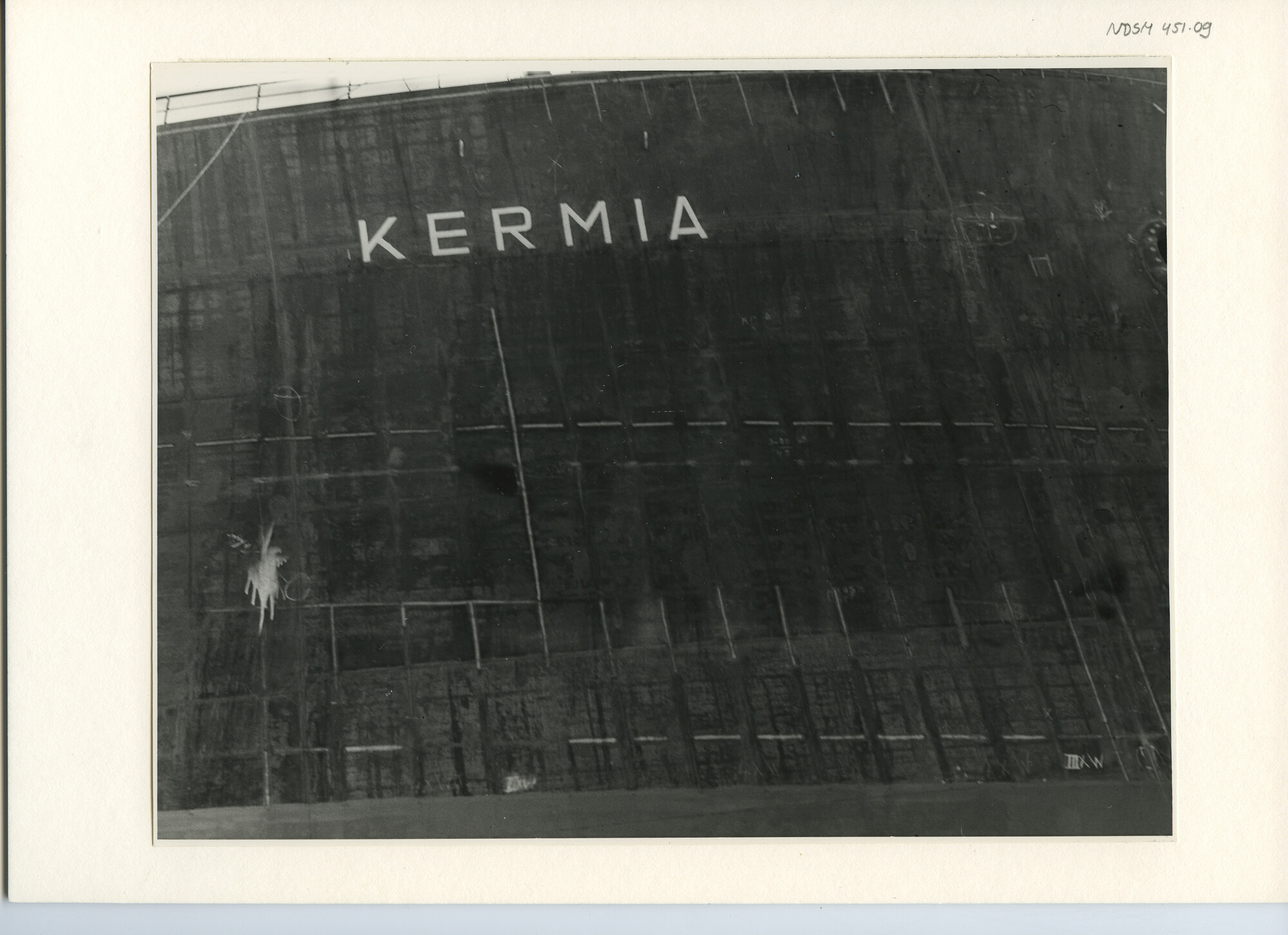 S.5444(2346)4; Foto van de tewaterlating van de tanker ss. Kermia bij de NDSM; foto