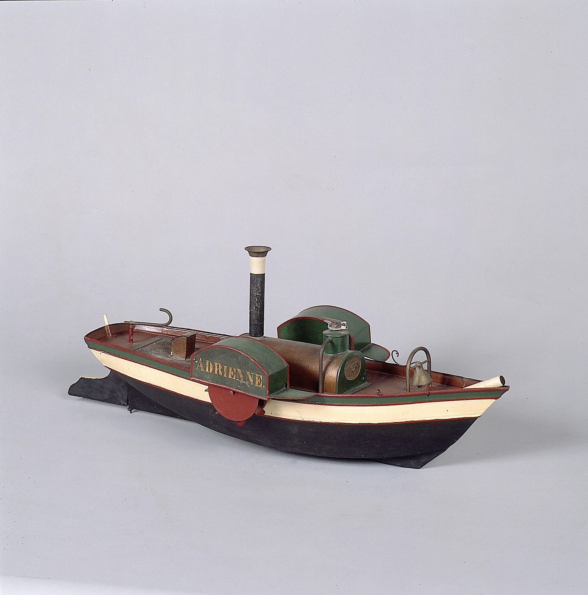 1997.3162; Varend speelmodel van de raderstoomboot Adrienne; scheepsmodel