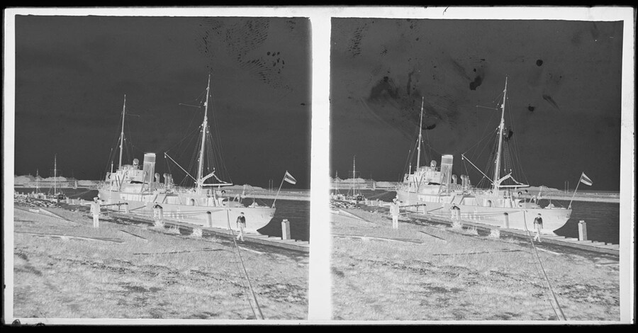 S.1108(003); Zwart-wit negatief genomen op de reis van Hr. Ms. Nautilus naar Jan Mayen; stereonegatief