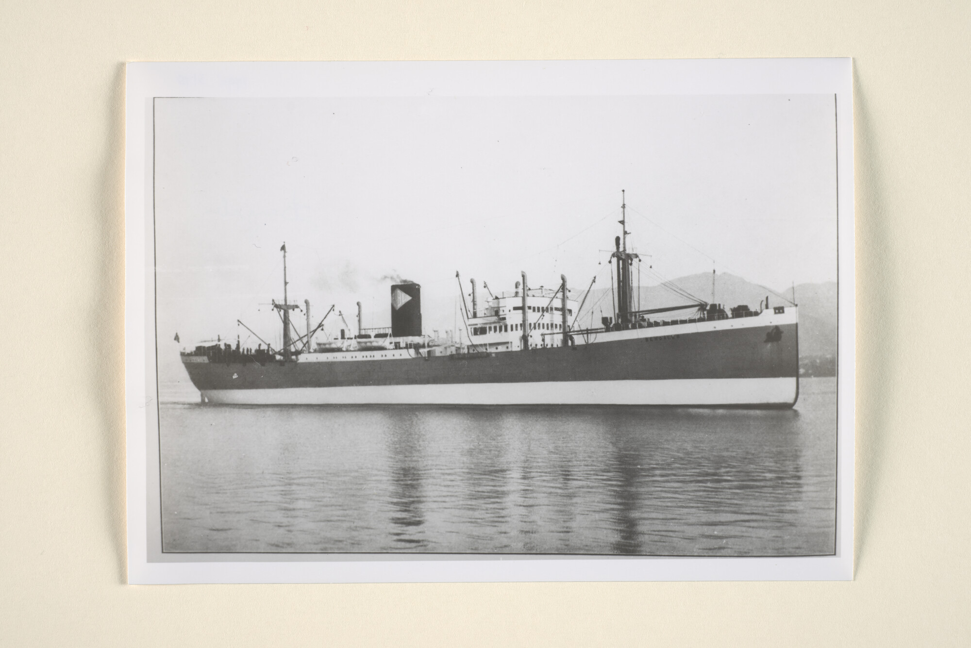 1995.5140; Het vrachtschip ms. 'Bengalen' van de Rotterdamsche Lloyd; foto