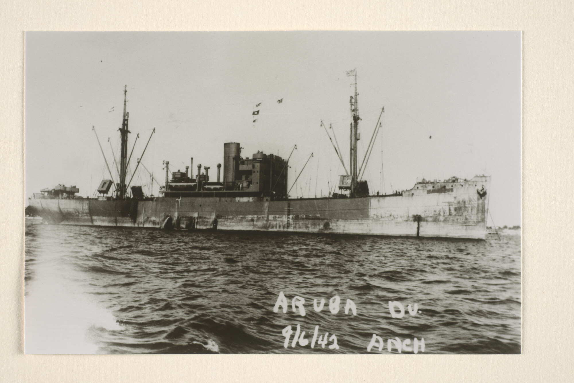 1995.6584; Het vrachtschip ms. Aruba van de KNSM; foto