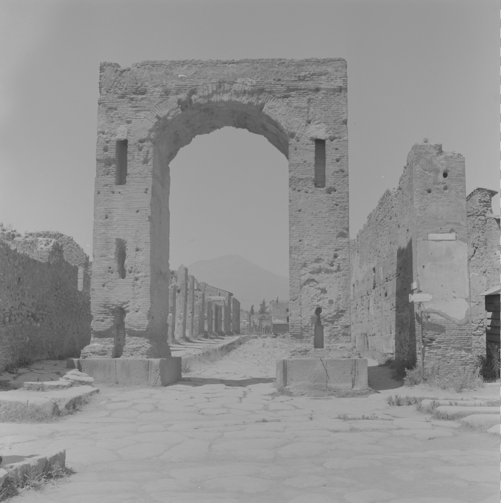 2015.2495; Negatief van een ruïne in Pompeï; negatief