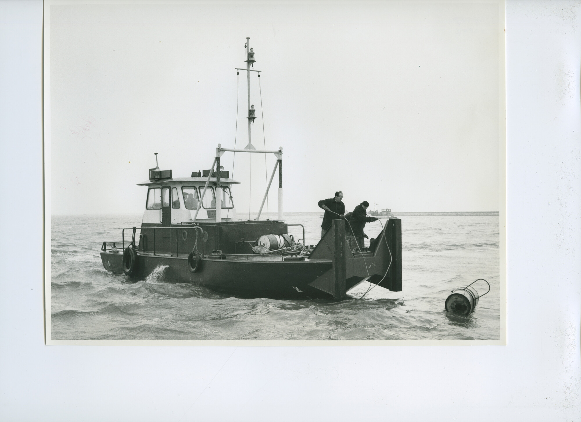 S.5621(01)0502; Foto van duwboot "PB - I"; foto