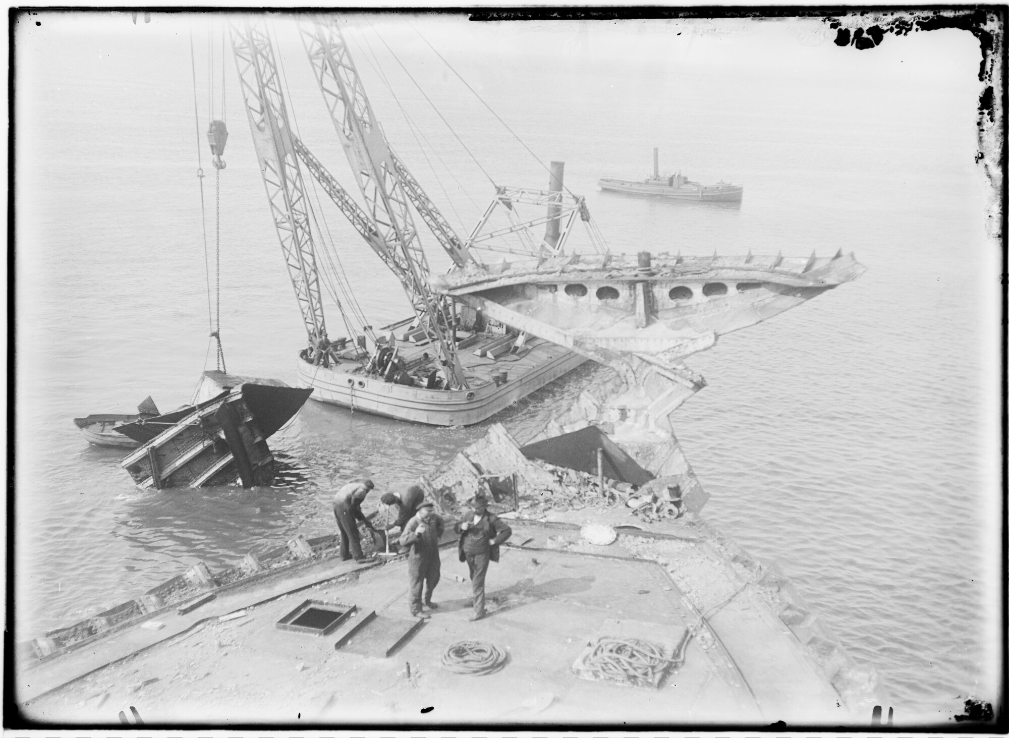 2018.1691; Glasnegatief van het wrak van het vrachtschip Stuart Star (Brits, 1920); glasnegatief