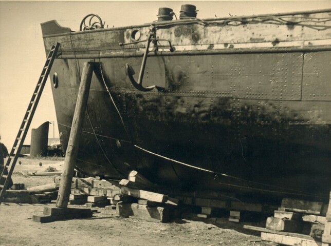 S.5219(12)0702; Foto's van de snijkopzuiger 'Nautilus' van Prins Aanneming Maatschappij uit Sliedrecht, in reparatie/verbouwing bij de ASM; fotoreportage