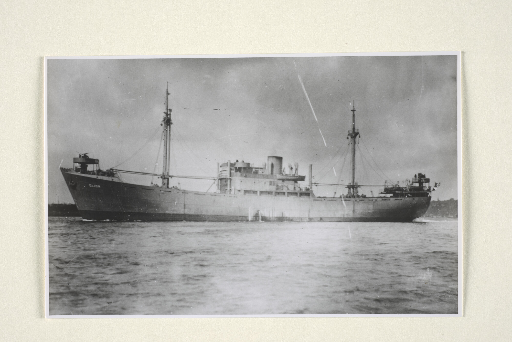 1997.4197; Het vrachtschip ms. Gijon varend onder Duitse vlag; foto