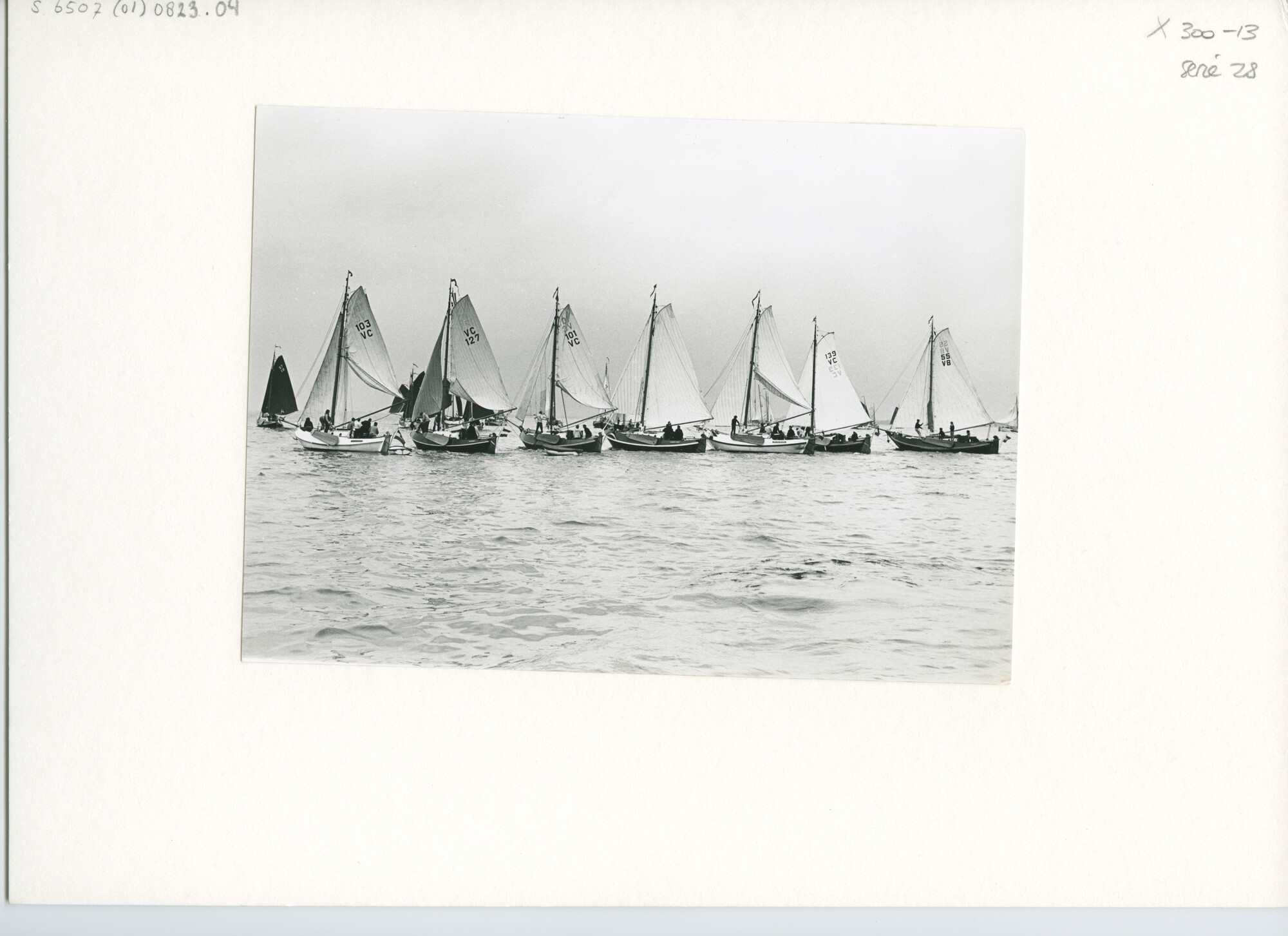 S.6507(01)0823.04; Foto van de reunie van ronde- en platbodemjachten te Willemstad, 1969; foto
