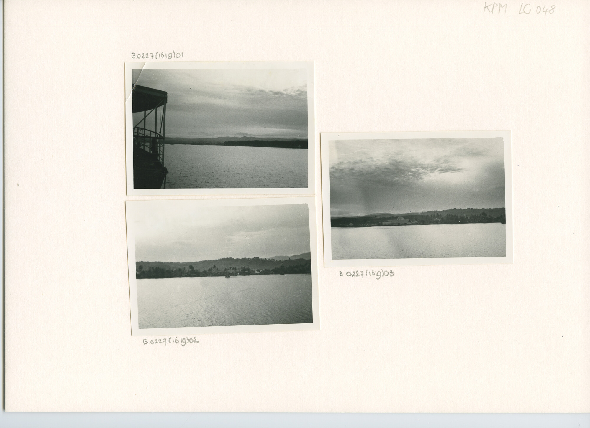 B.0227(1619)02; Foto van de kust te Parepare (Zuid West Sulawesi); foto