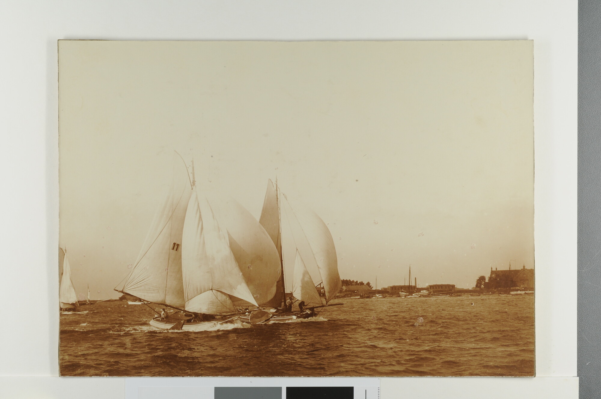 S.7166(77); Zeilwedstrijd met boeiers bij Nieuwendam; foto