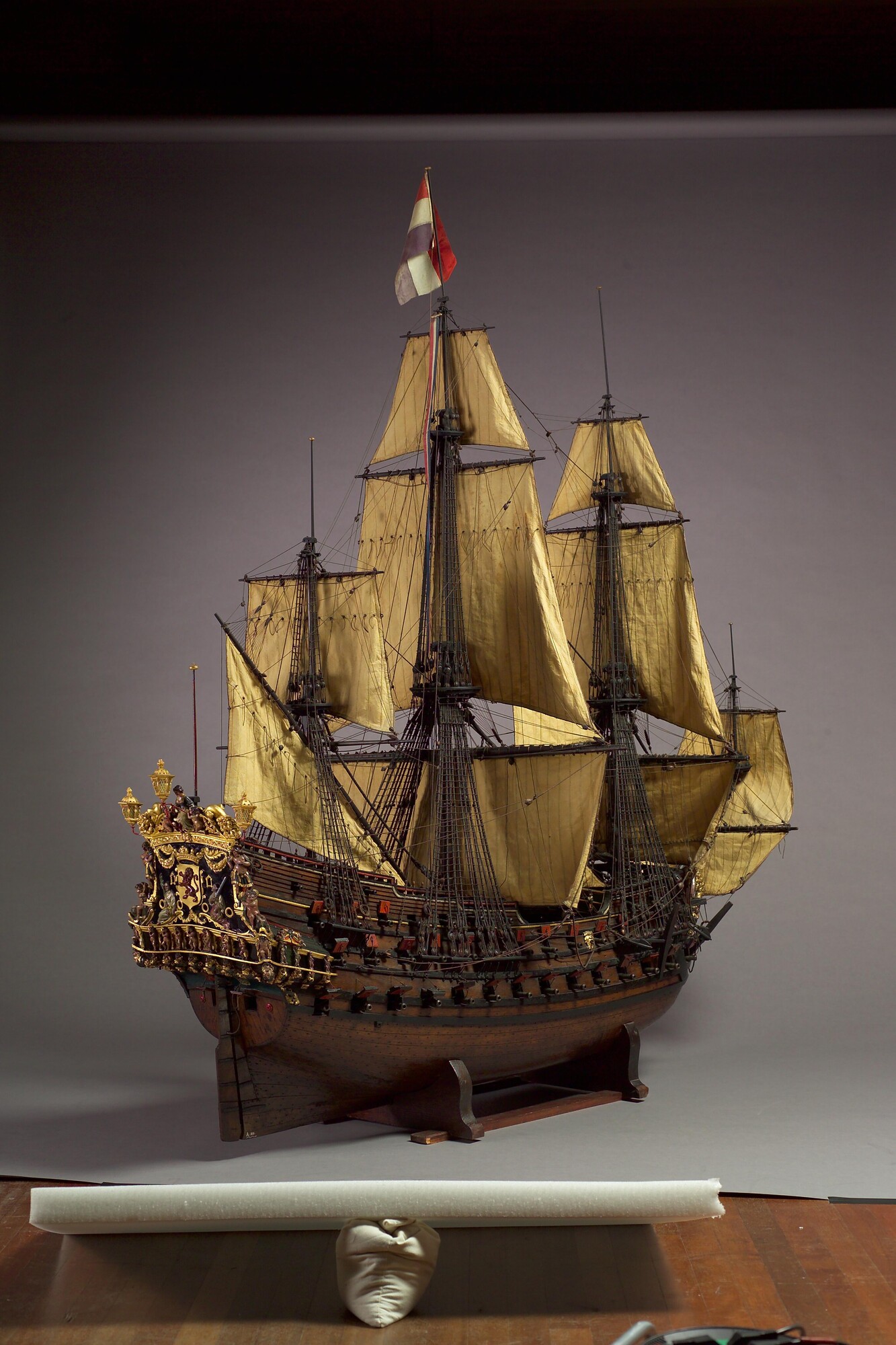 A.0115(03); Model van het oorlogsschip Hollandia; scheepsmodel