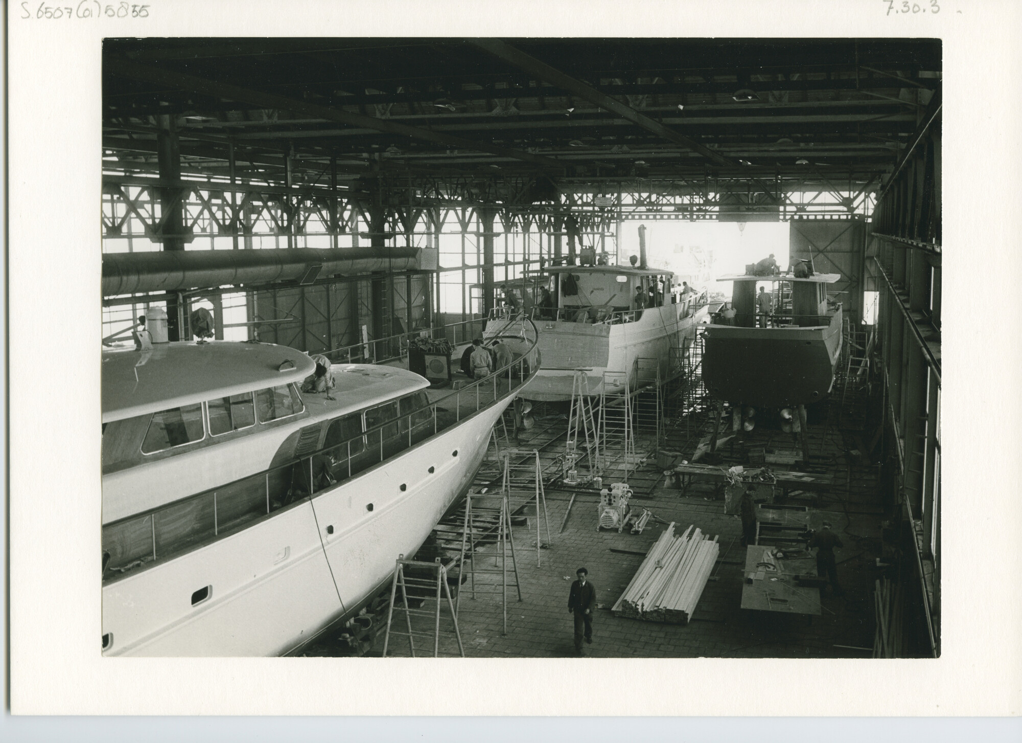 S.6507(01)5855; Foto van jacht -en scheepswerf de Beer te Zaandam (ca. 1970); foto