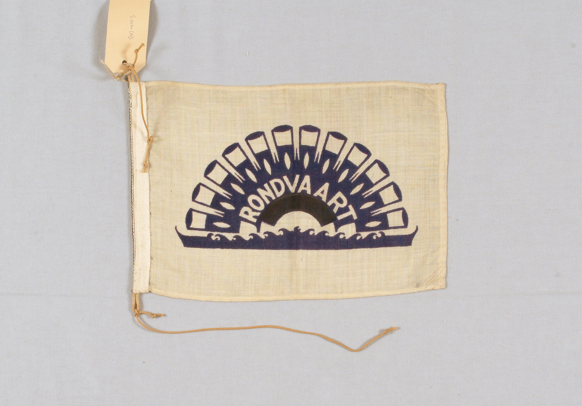 S.5064(084); Vaantje gebruikt op het jacht van S.L. Keijzer, 1930; vaandel