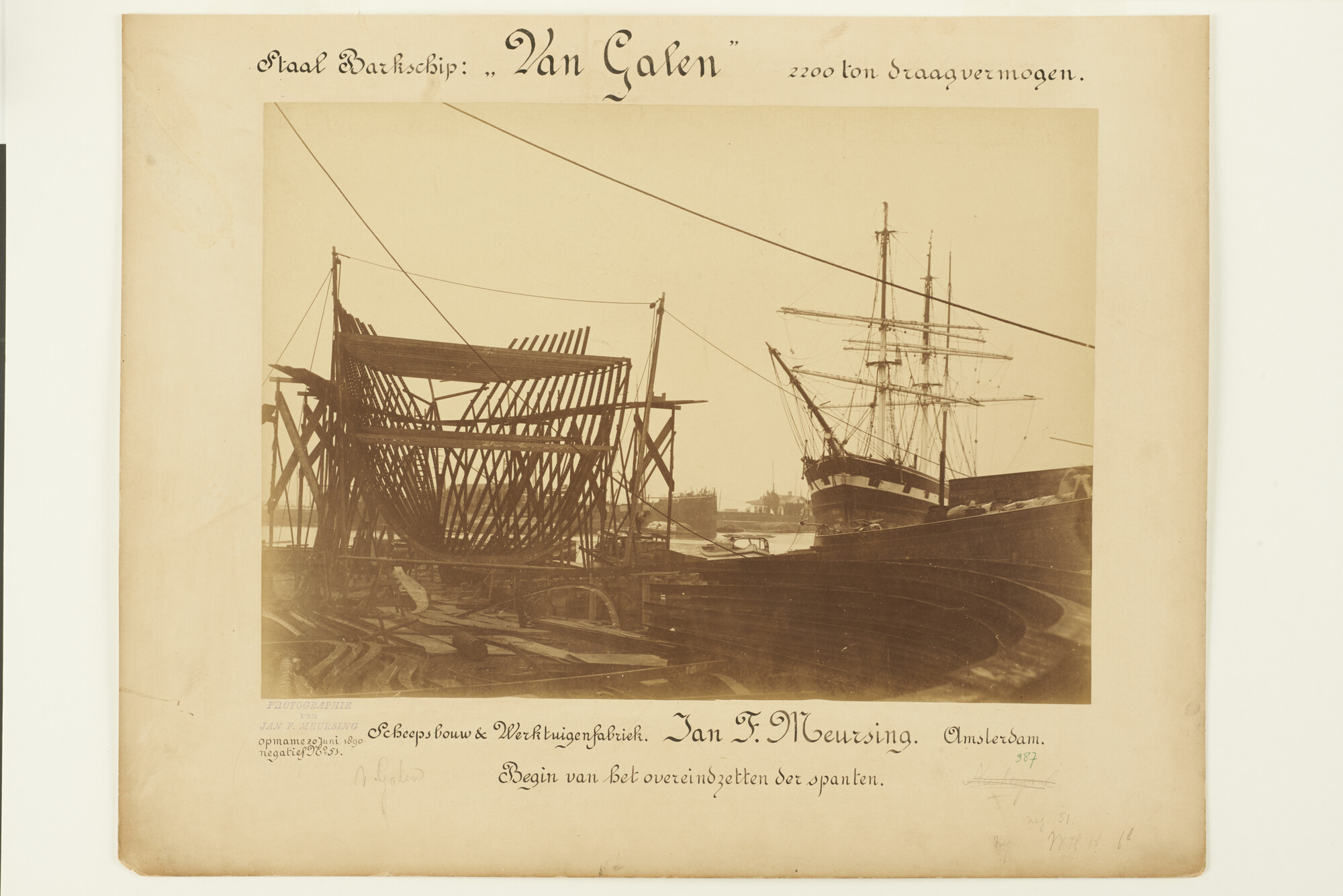 S.1156(06)157; Het stalen barkschip Van Galen in aanbouw op de werf De Nachtegaal te Amsterdam; foto