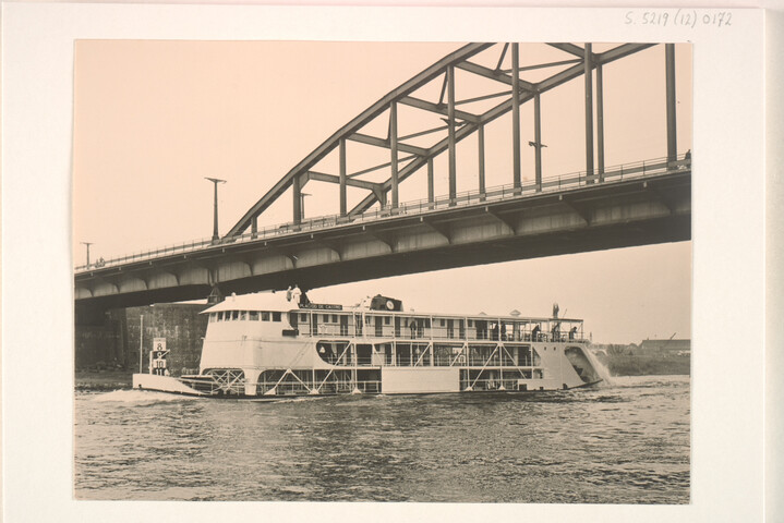 S.5219(12)0172; Foto's van de proeftocht van de bij de ASMgebouwde Braziliaanse hekwieler 'Placido de Castro' bij vertrek van de ASM; fotoreportage