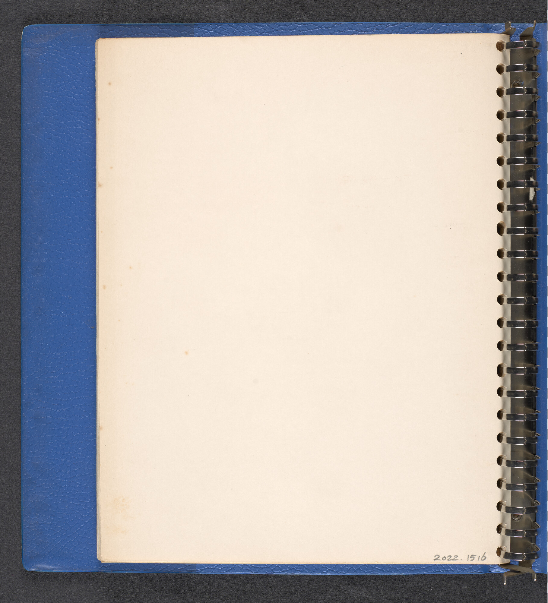 2022.1516; Multomap met foto's gemaakt tijdens reizen van walvisfabrieksschip Willem Barendsz (I), seizoenen 1947-'48 t/m 1950-'51; fotoalbum