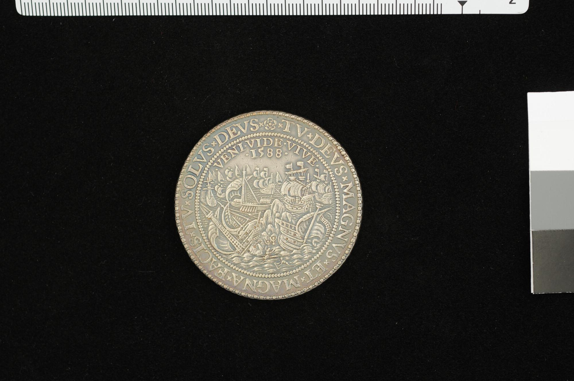S.1048(02)02; Penning op de vernietiging van de onoverwinnelijke Spaanse vloot, 1588; penning