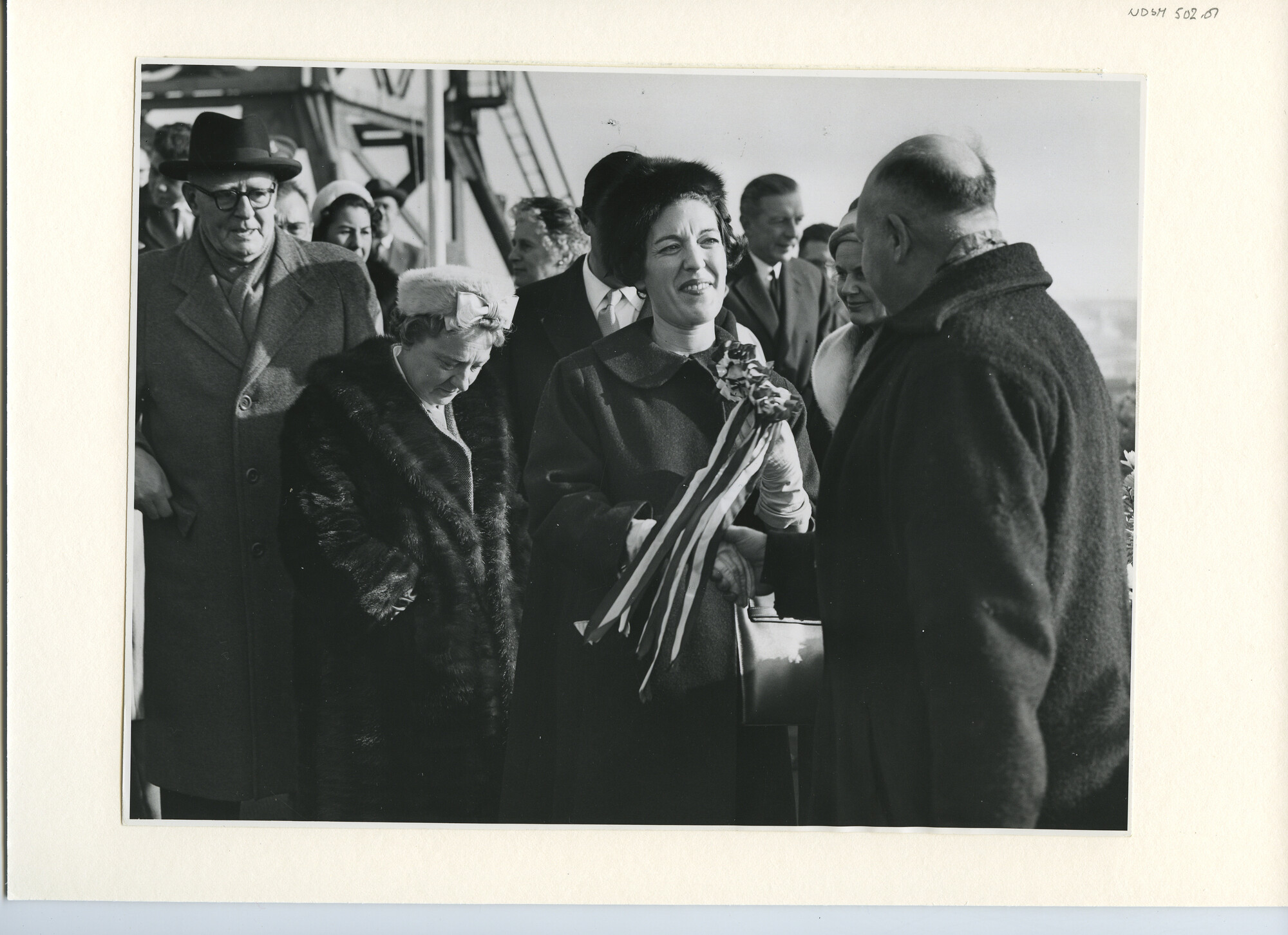 S.5444(2906)11; Foto van de tewaterlating van het Franse koelschip ms. Mungo bij de NDSM; foto