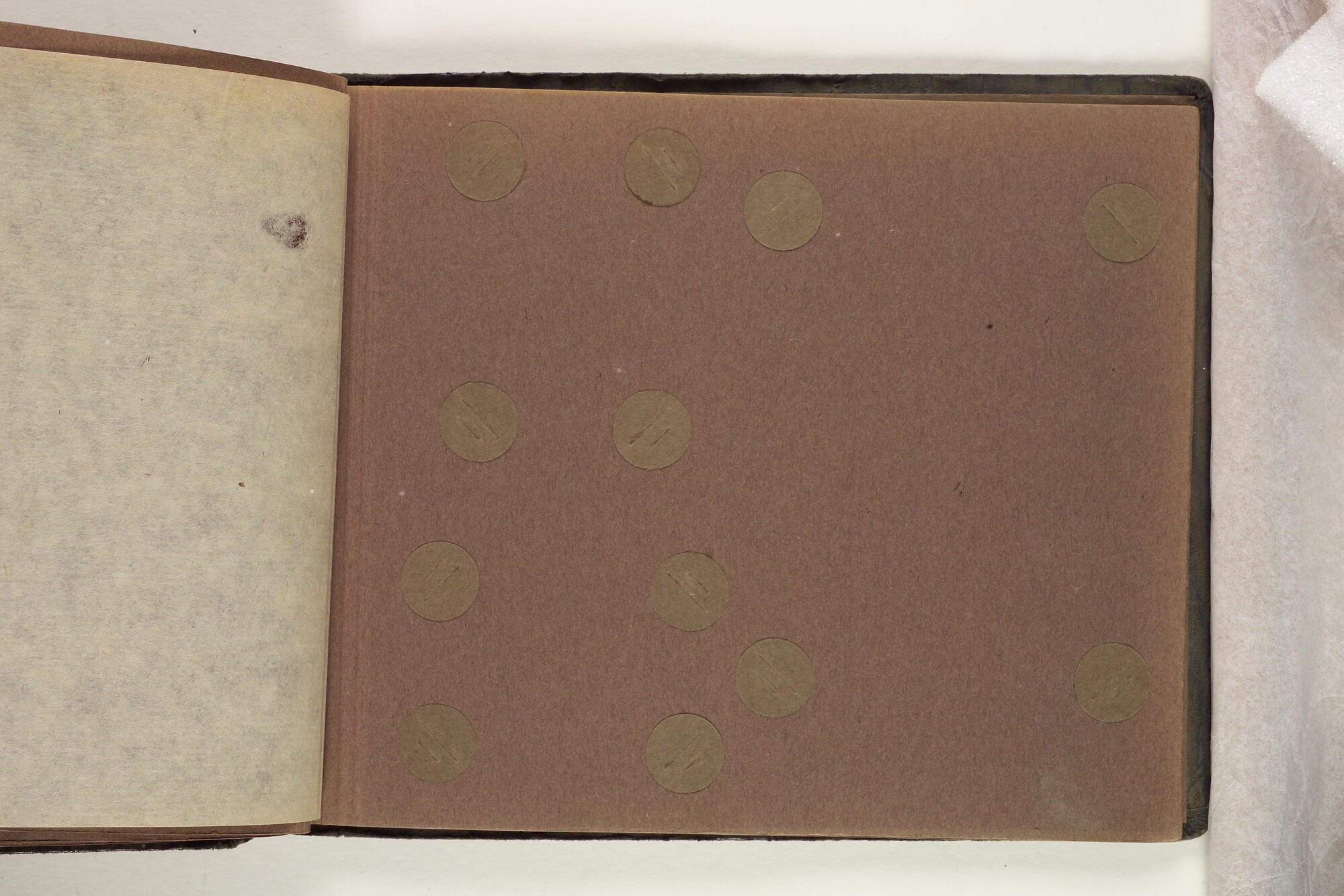 S.6156(06)c; Fotoalbum c) uit een serie van veertien uit de Collectie Job over zijn reizen; fotoalbum