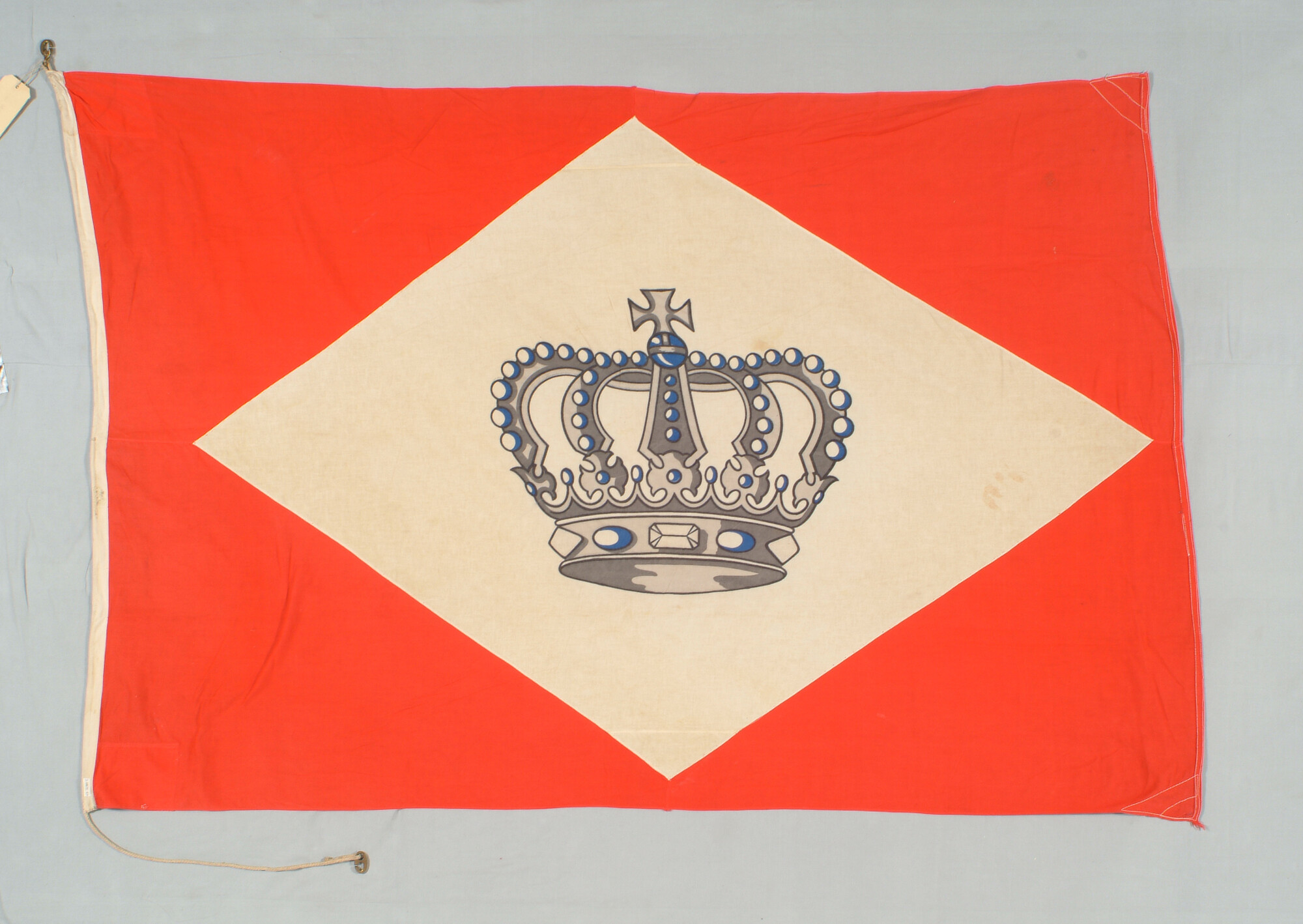 S.6872(069); Rederijvlag van de KPM te Amsterdam; vlag