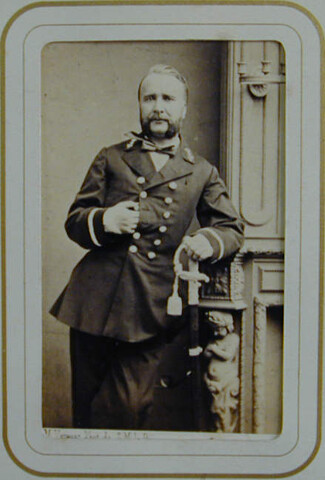 S.0576(01)171; Portretfoto van officier van administratie der tweede klasse B.L. van Daalen Wetters (1831-1875); foto