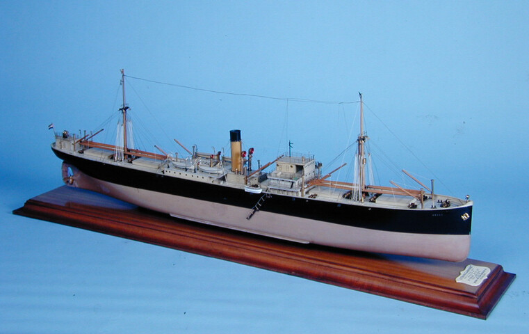S.6562; Model van het vrachtschip Banka; scheepsmodel