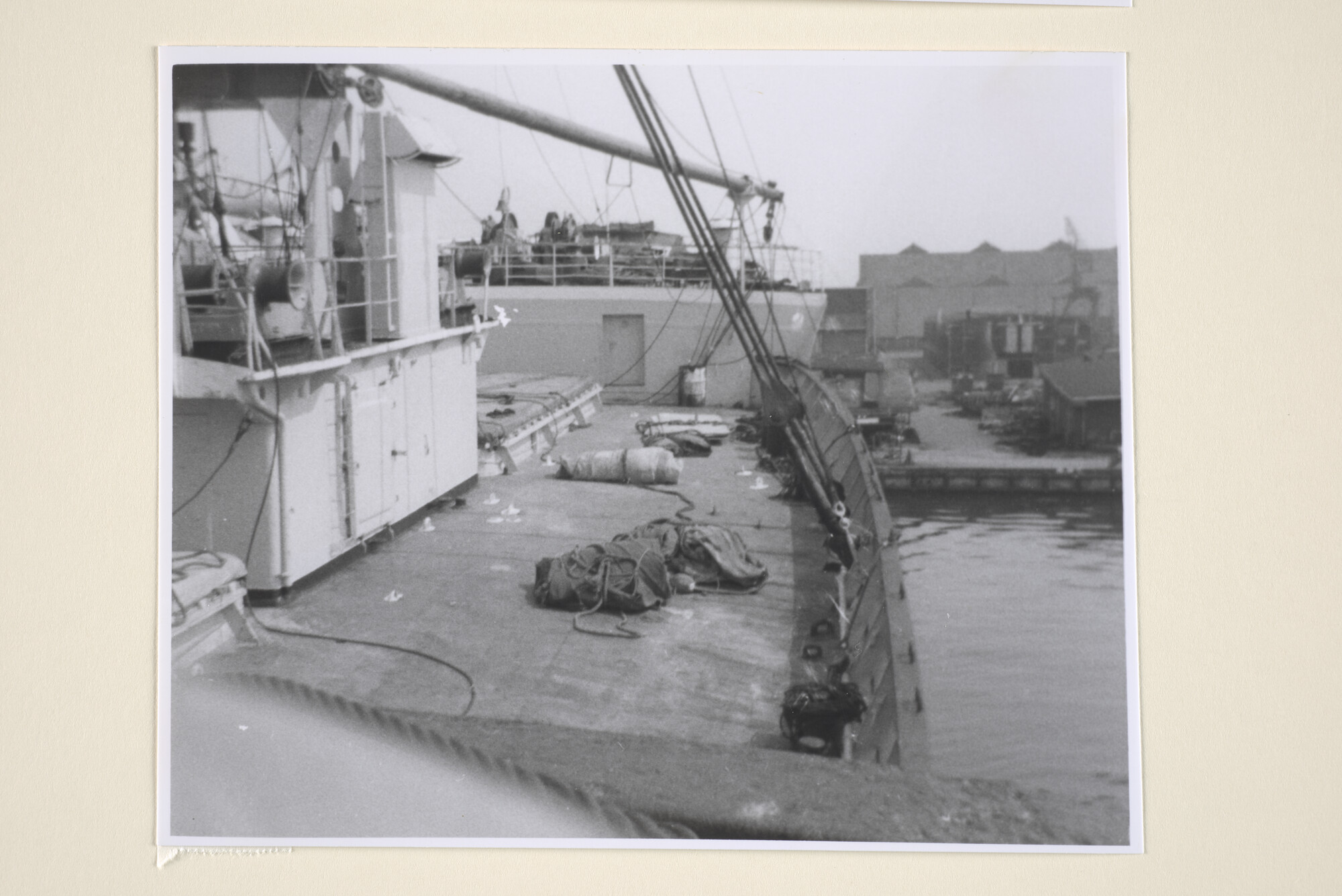 1995.1746; Reproductiefoto's van dekaanzichten a/b vrachtschip ms. Bali van de SMN; fotoreportage