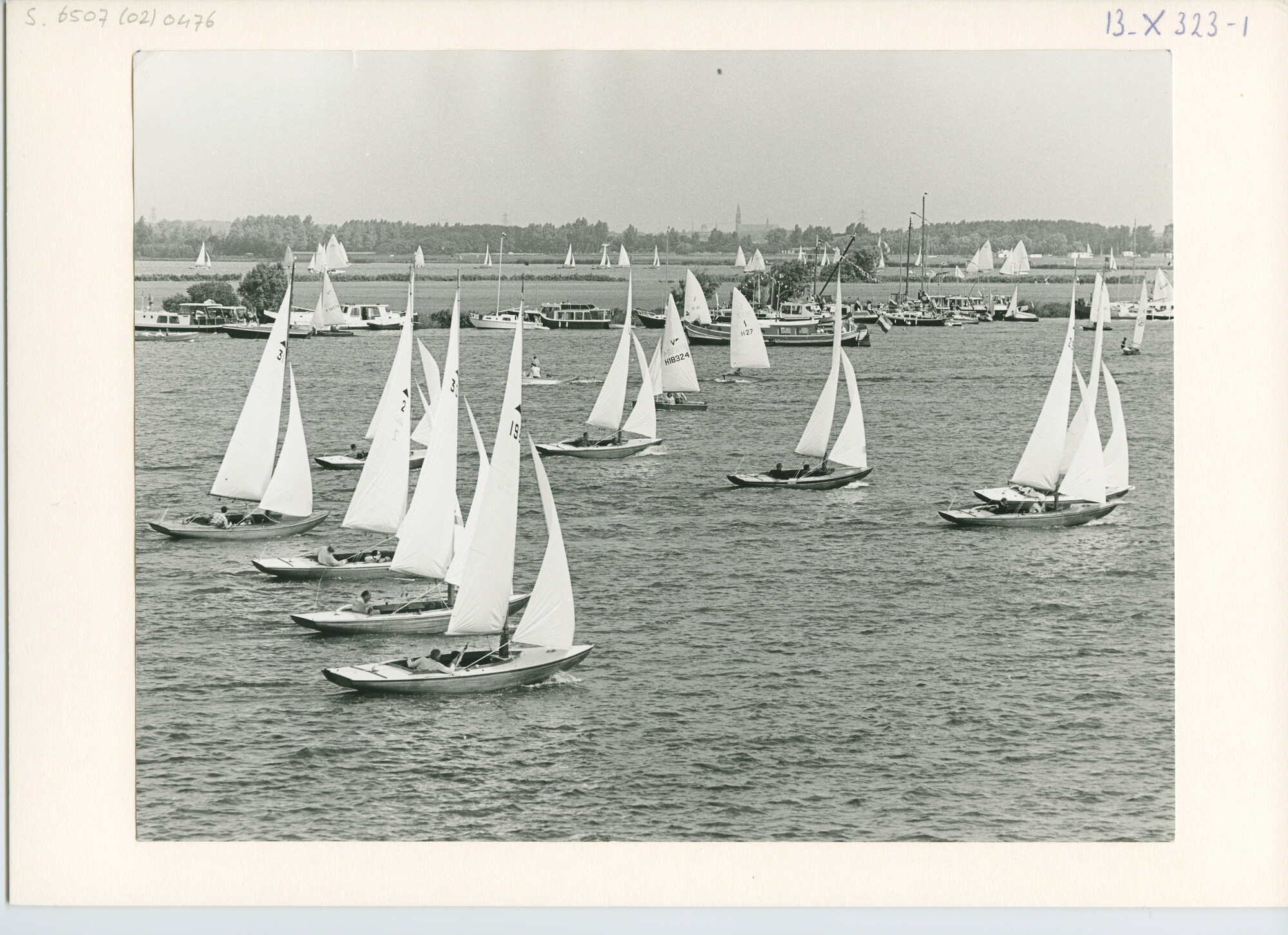 S.6507(02)0476.02; Zwart-wit foto van de Kaagweek 1969: de Pampus-klasse; foto