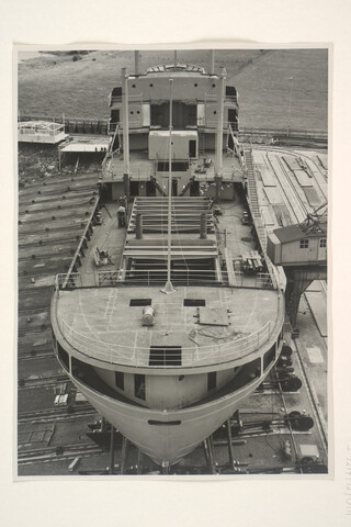 S.5219(12)0111; Foto's van de bouw van het Finse vrachtschip ss. 'Pamilo' voor Enso Gutzeit te Helsinki op de dwarshelling van de ASM; fotoreportage