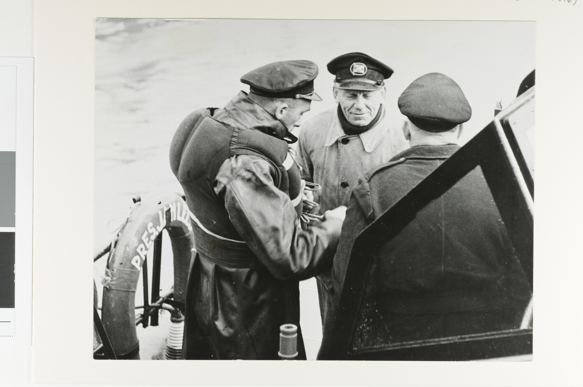 S.6408(0846); De bemanning van de mrb; fotoreportage