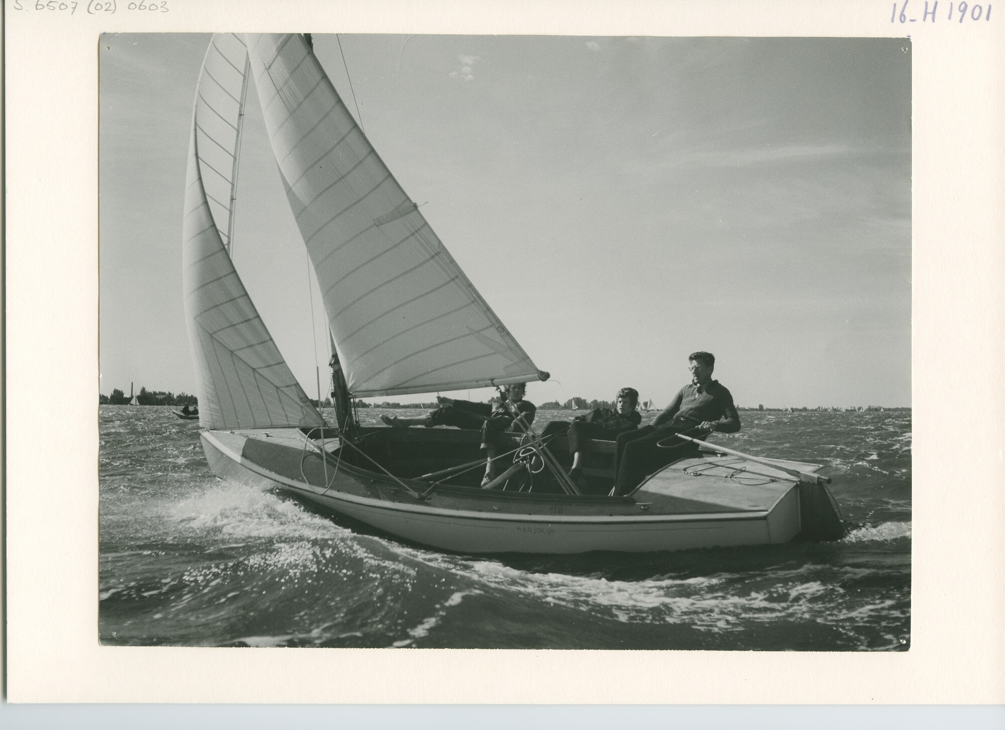S.6507(02)0603.06; Zwart-wit foto van het Nederlands Kampioenschap Valk 1955 op de Westeinderplassen; foto
