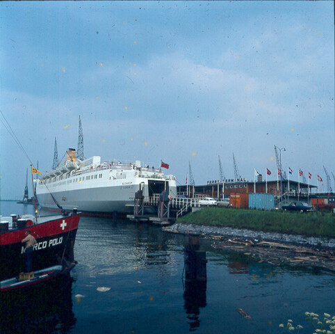 S.9100(5225); Dia van de Britse veerboot 'Blenheim' van de Fred Olsen Line; diapositief