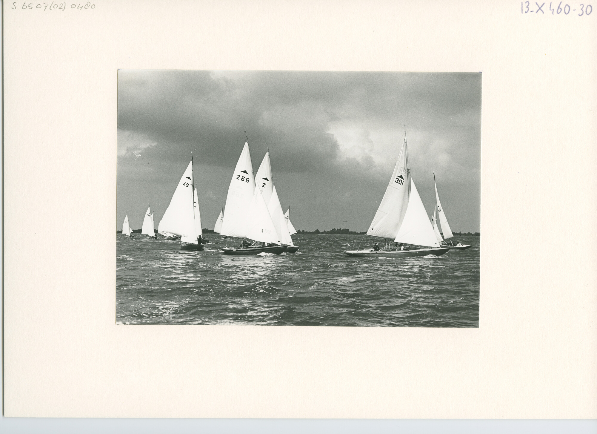 S.6507(02)0480.04; Zwart-wit foto van het Pampus-weekend 1969; foto