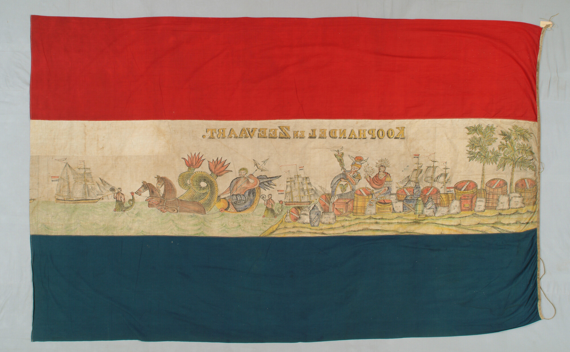 1999.3810; Feestvlag met een zinnebeeldige voorstelling van landbouw, koophandel en zeevaart; vlag