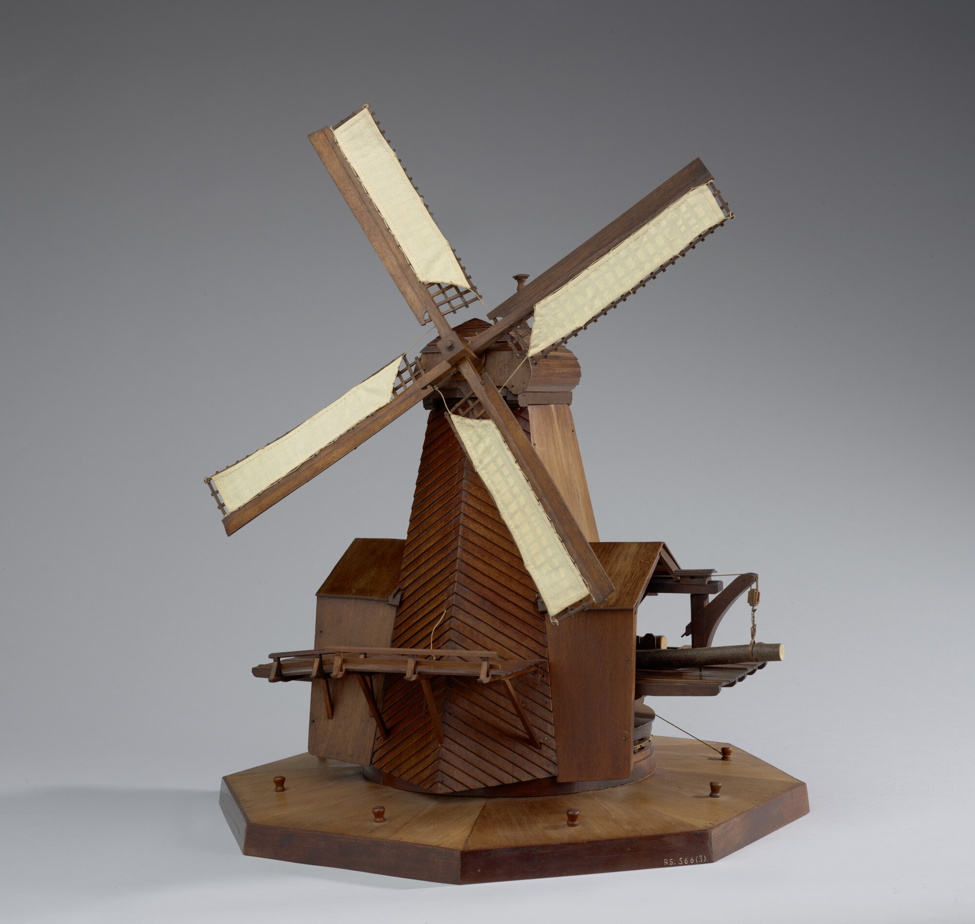 RS.0566(03); Model van een houtzaagmolen; technisch model
