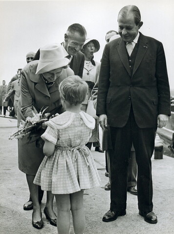 2001.1753; Foto's van de in gebruikneming van het hoofdkantoor van Reederij v/h Gebroeders Goedkoop aan de Westerdoksdijk 40 te Amsterdam in april 1962 [...]; fotoreportage