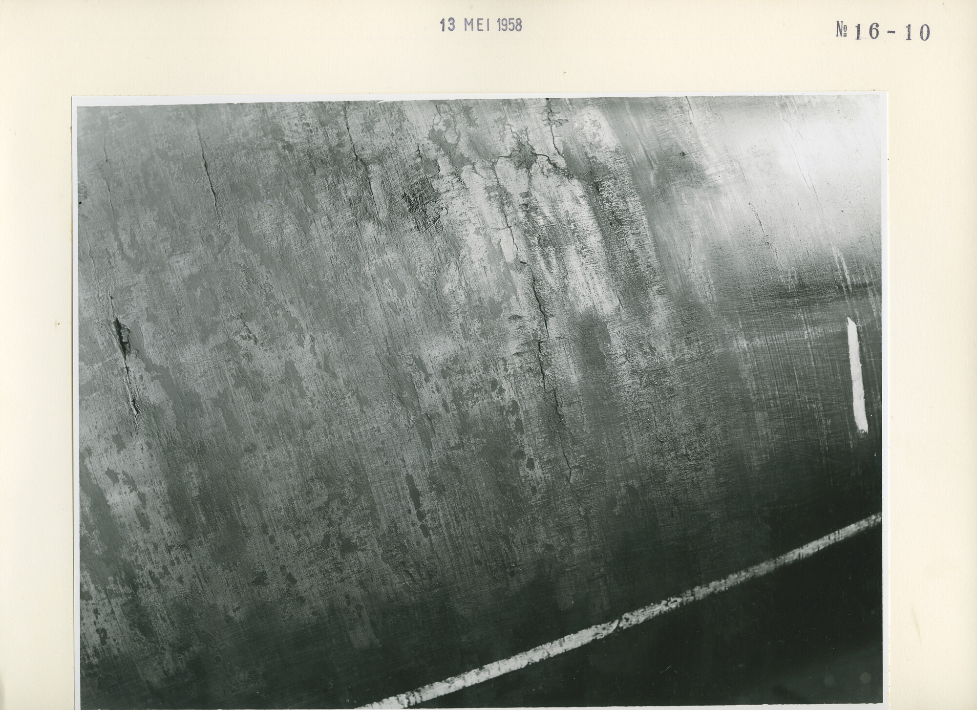 S.5444(3291)10; Foto van scheuren in de schroefas van de Baron Cawdor; foto